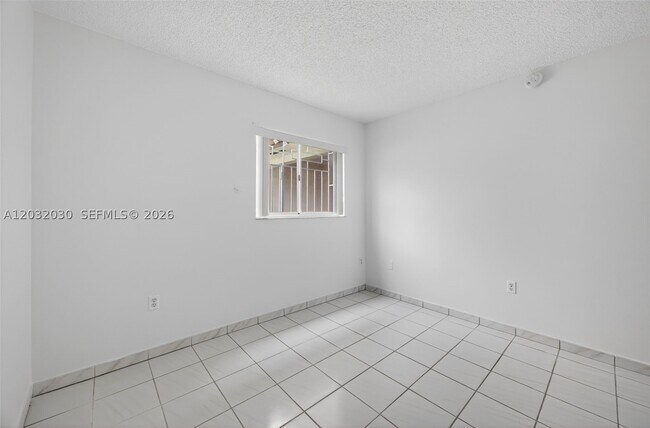 Building Photo - 800 SW 104th Ct