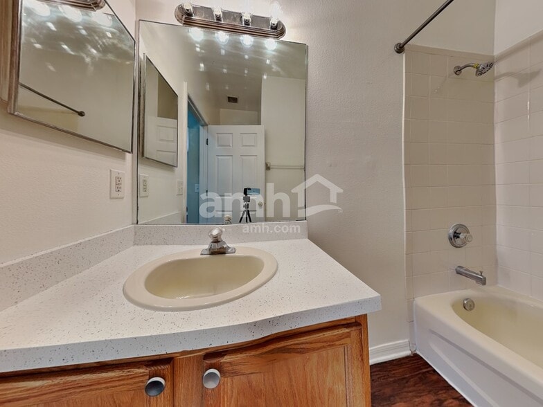 Building Photo - 25702 Aldus Dr