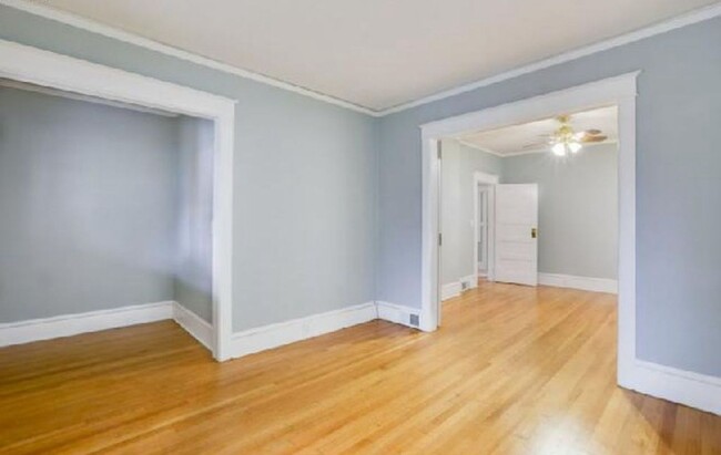 Building Photo - Charming 2-Bedroom Home for Rent near Univ...