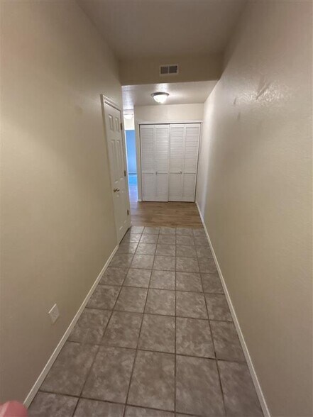 Entry - 3011 Mandalay Grv
