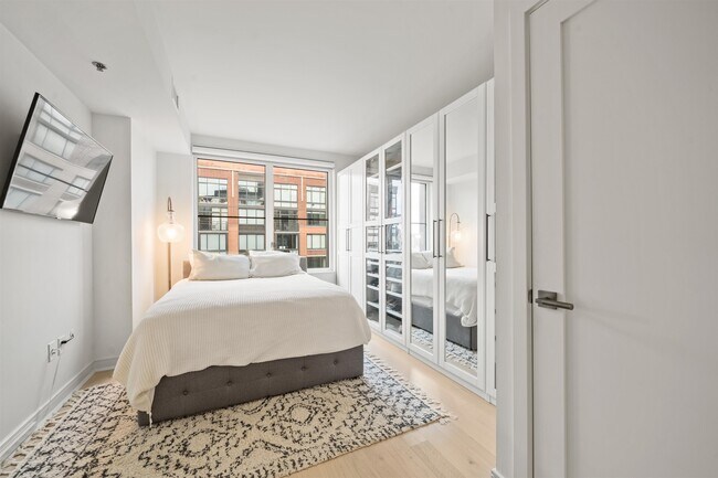 Building Photo - 1000 Maxwell Ln