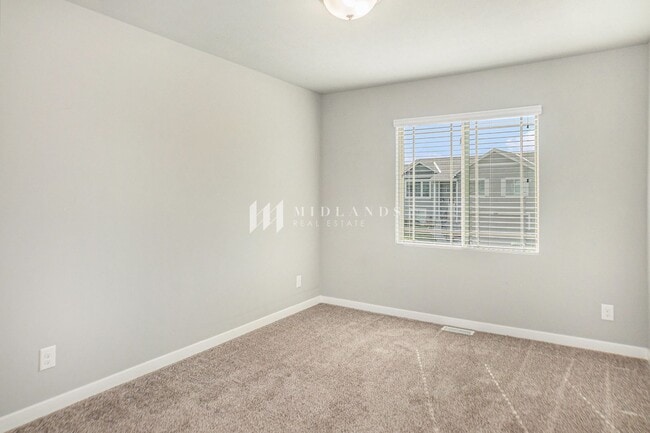 Building Photo - Turnbridge Split Entry Home
