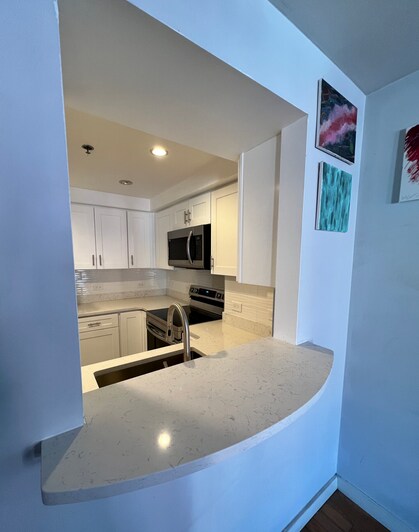 Building Photo - 534 Commonwealth Ave