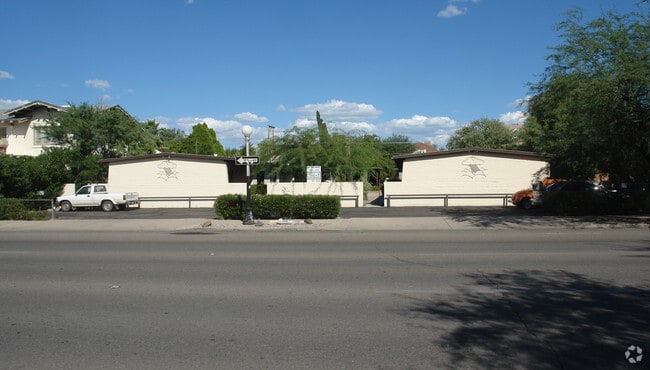 Building Photo - Cactus Garden Apartments