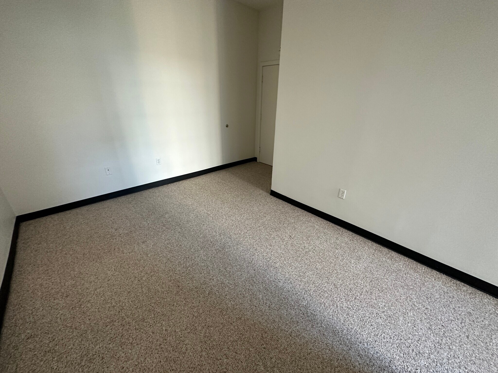 Building Photo - 117 E Berkeley St