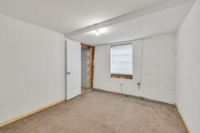 Building Photo - 775 Gordon St
