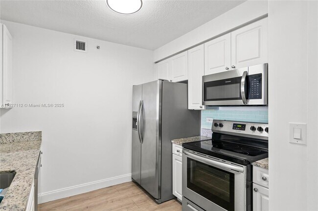Building Photo - 900 SW 8th St