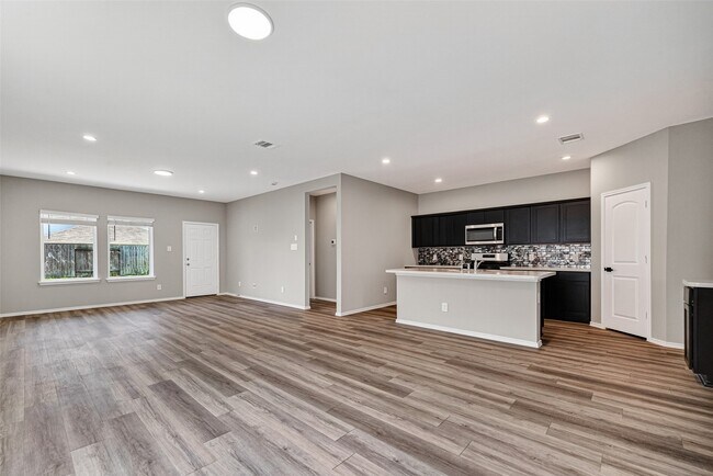 Building Photo - 14529 Lily Plns Dr