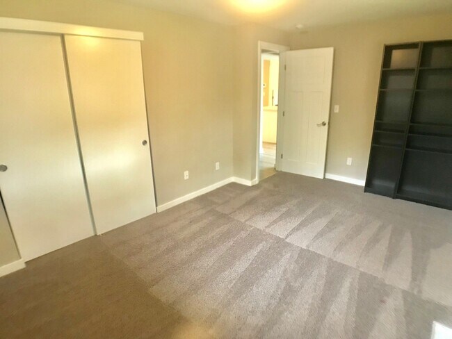 Building Photo - Great House for Rent