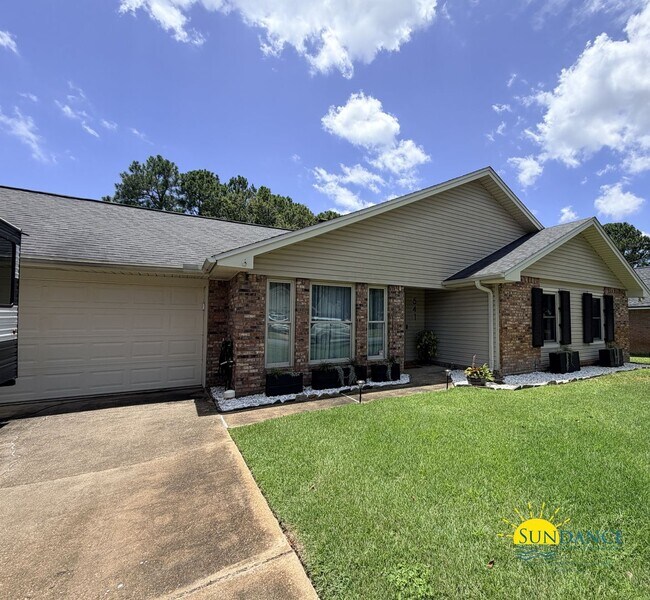 Building Photo - 541 E Timberlake Dr