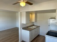 Building Photo - Maple 2