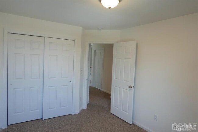 Building Photo - 381 Highland St