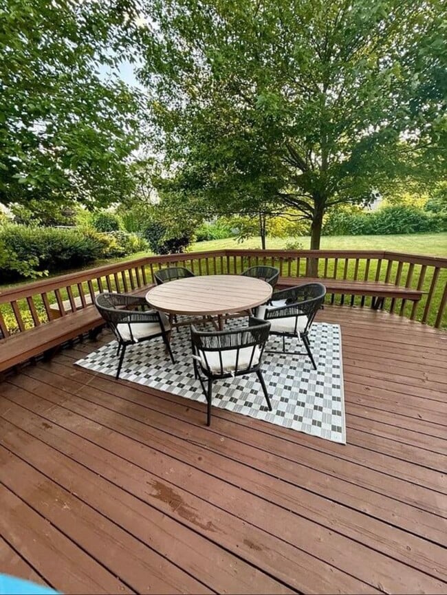 Building Photo - 436 Springhill Dr