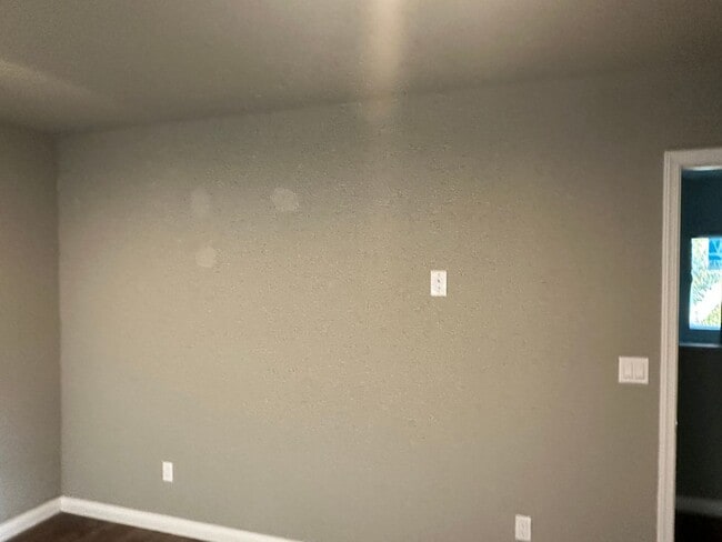 Building Photo - Charming 3 Bedroom 2 bathroom back house in the heart of San Diego's most desirable neighborhoods!