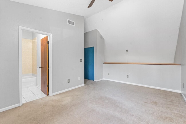 Building Photo - 6926 SW 45th Ave