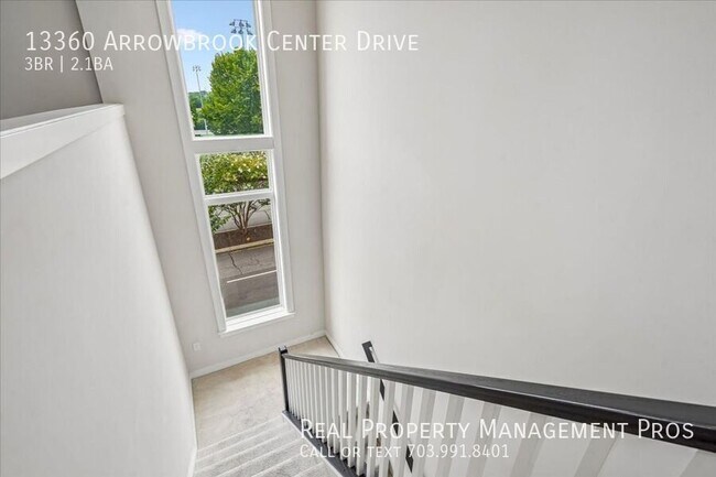 Building Photo - 13360 Arrowbrook Centre Dr