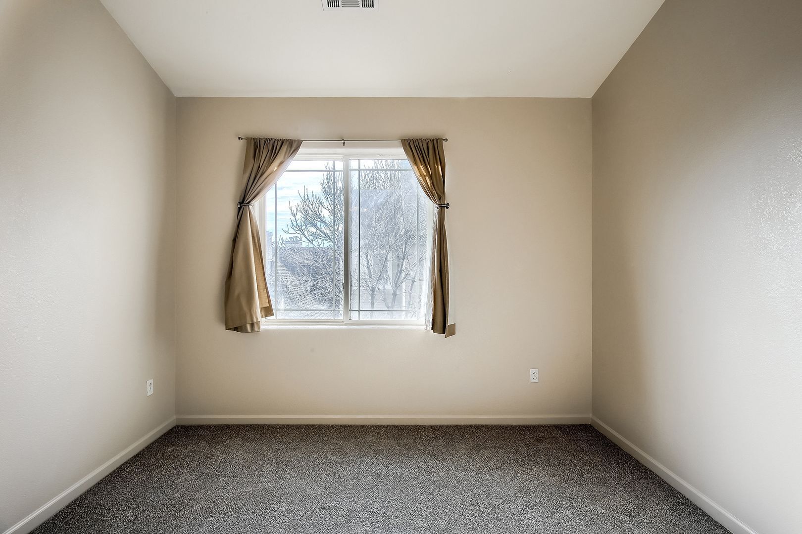 Building Photo - 9622 W Coco Cir
