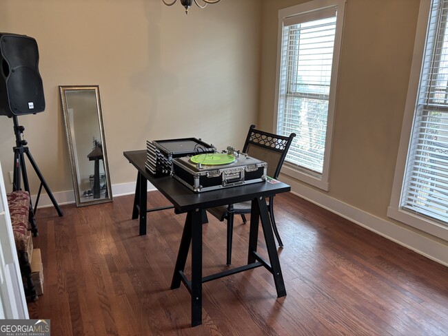 Building Photo - 137 Putters Dr