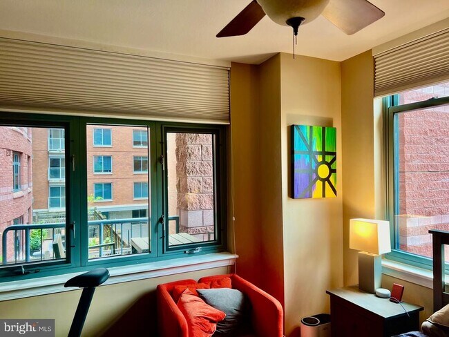 Building Photo - 1117 10th St NW