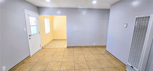 Building Photo - 1342 E 77th Pl