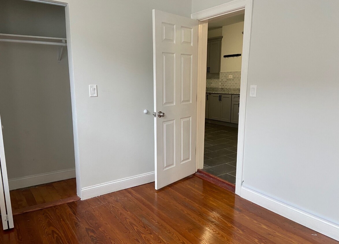 Building Photo - 74 Frankfort St