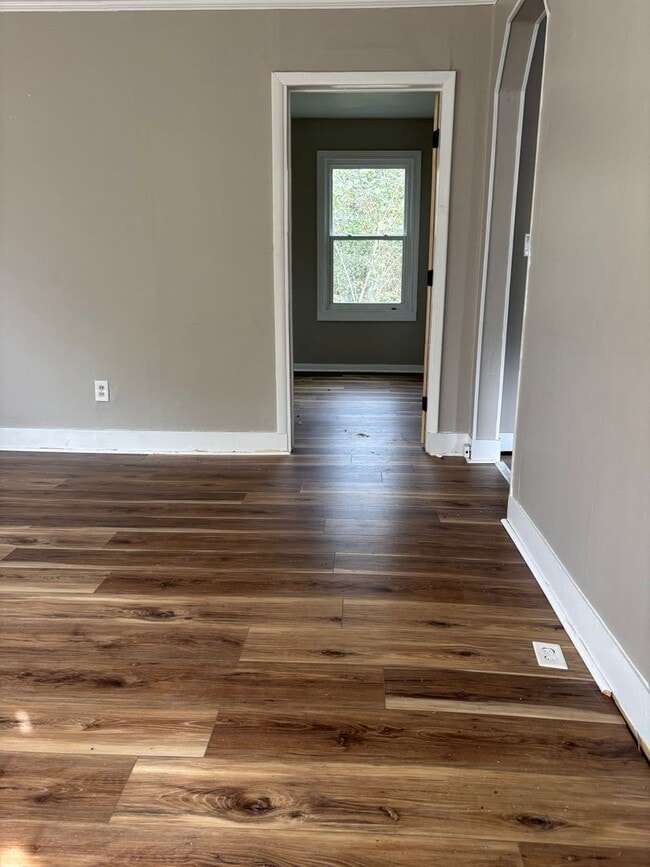 Building Photo - One Bedroom Duplex in Red Bank TN; Water & Sewer Included in Rent Price