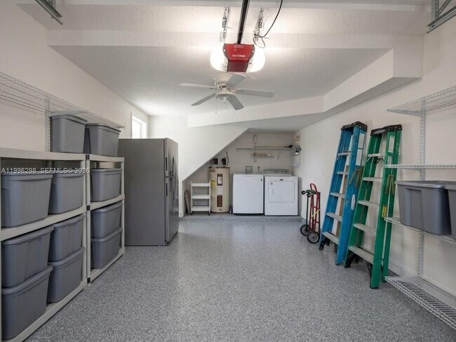 Building Photo - 1016 Via Jardin