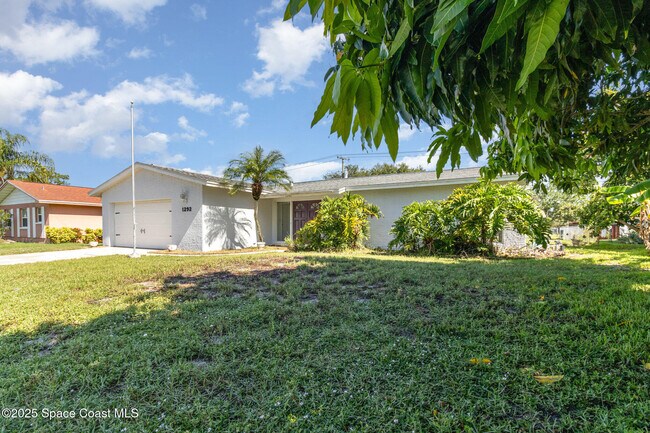 Building Photo - 1292 St Andrews Dr