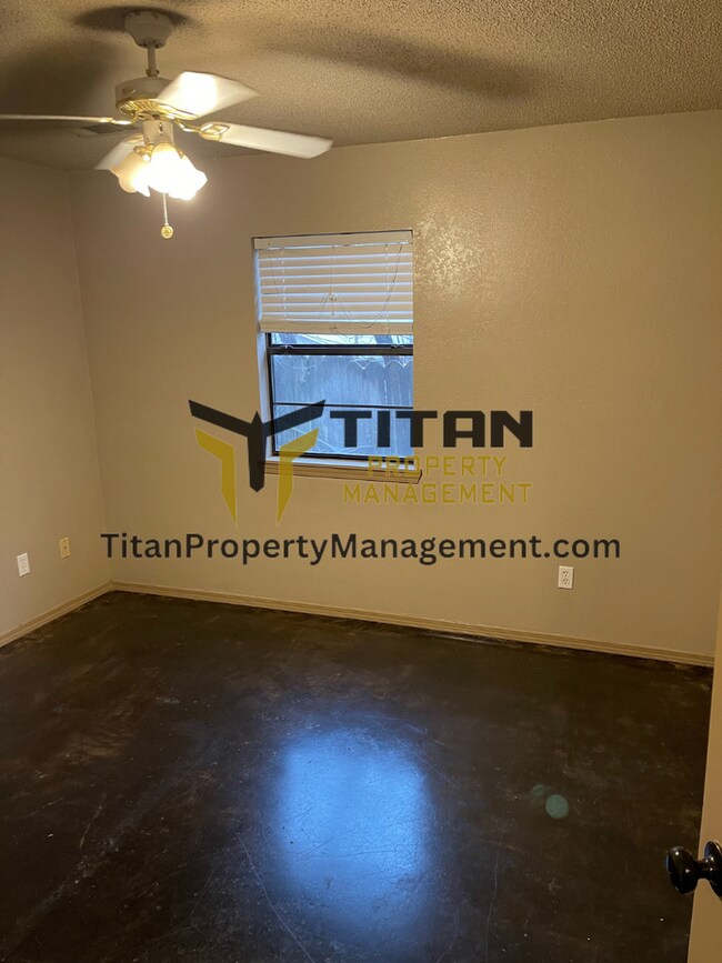 Building Photo - 2bed/1bath Apartment