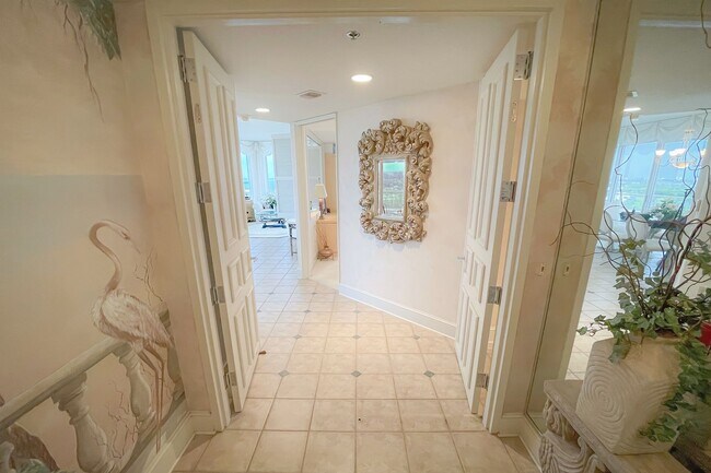 Building Photo - Luxury Seasonal or Annual Rental in the Prestigious Grand Bay Community – Longboat Key