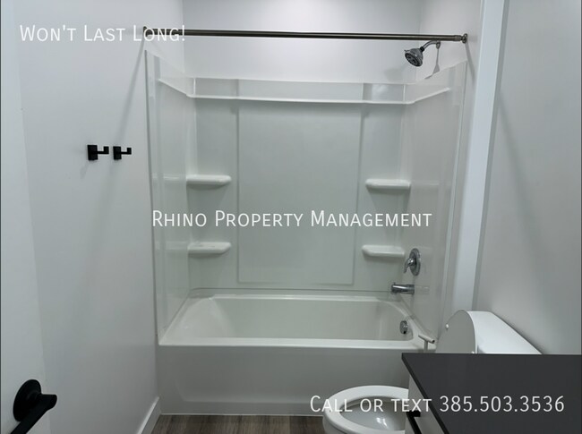 Building Photo - 429 N Northshore Dr