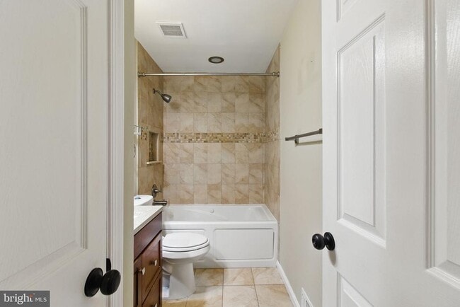Building Photo - 20801 Shamrock Glen Cir