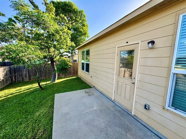 Building Photo - 5716 Knoll Pines Pass