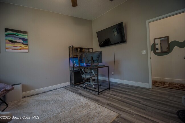 Building Photo - 7667 N Wickham Rd