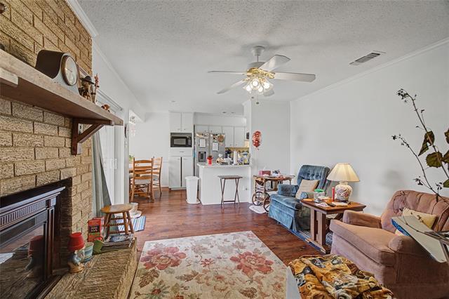 Building Photo - 2009 Charleston Dr