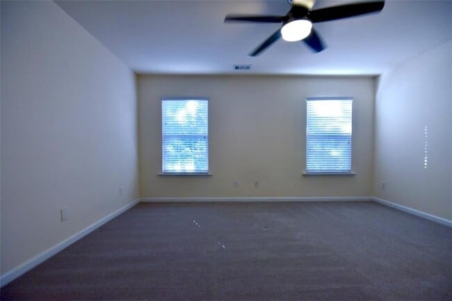 Building Photo - 493 Windstone Trl