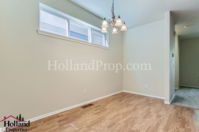 Building Photo - Beautiful 3 Bedroom Home with Community Pool, Hot Tub & 2-Car Garage in Hillsboro ** NEW PRICE $2...