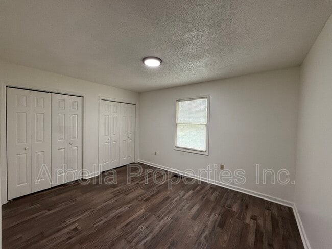 Building Photo - 119 Rowe Ln