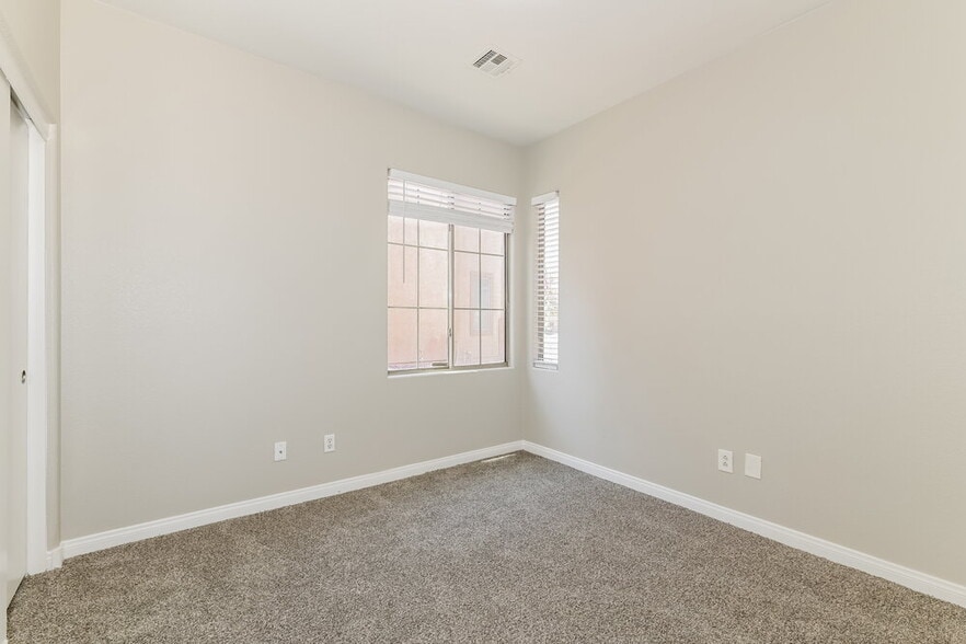 Building Photo - 168 Sitka Spruce St