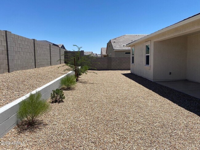 Building Photo - 1070 W Falls Canyon Dr