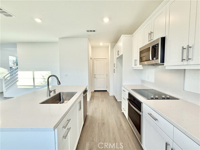 Building Photo - 2625 E Forest Paseo