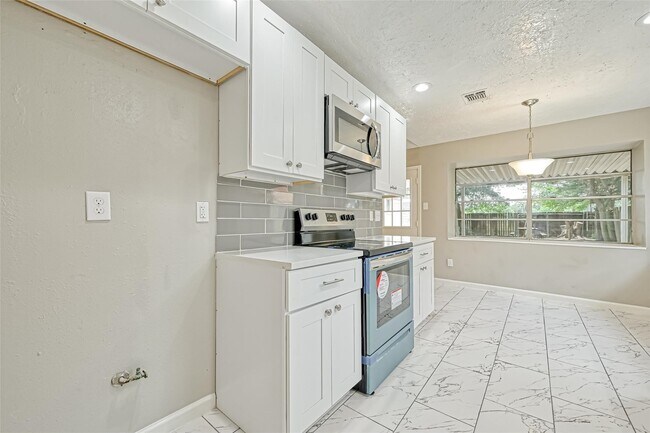 Building Photo - 3527 Acorn Springs Ln