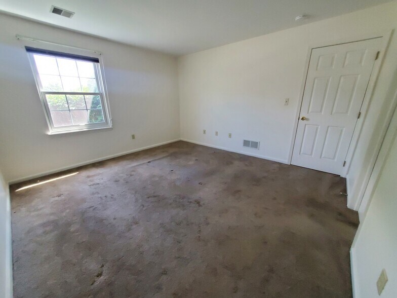 Building Photo - 5143 Cheryl Dr