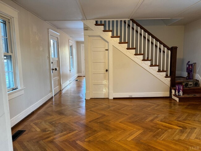 Building Photo - 1506 Hamilton Dr