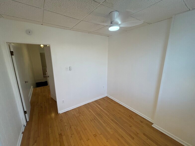 Building Photo - 2309 S Darien St