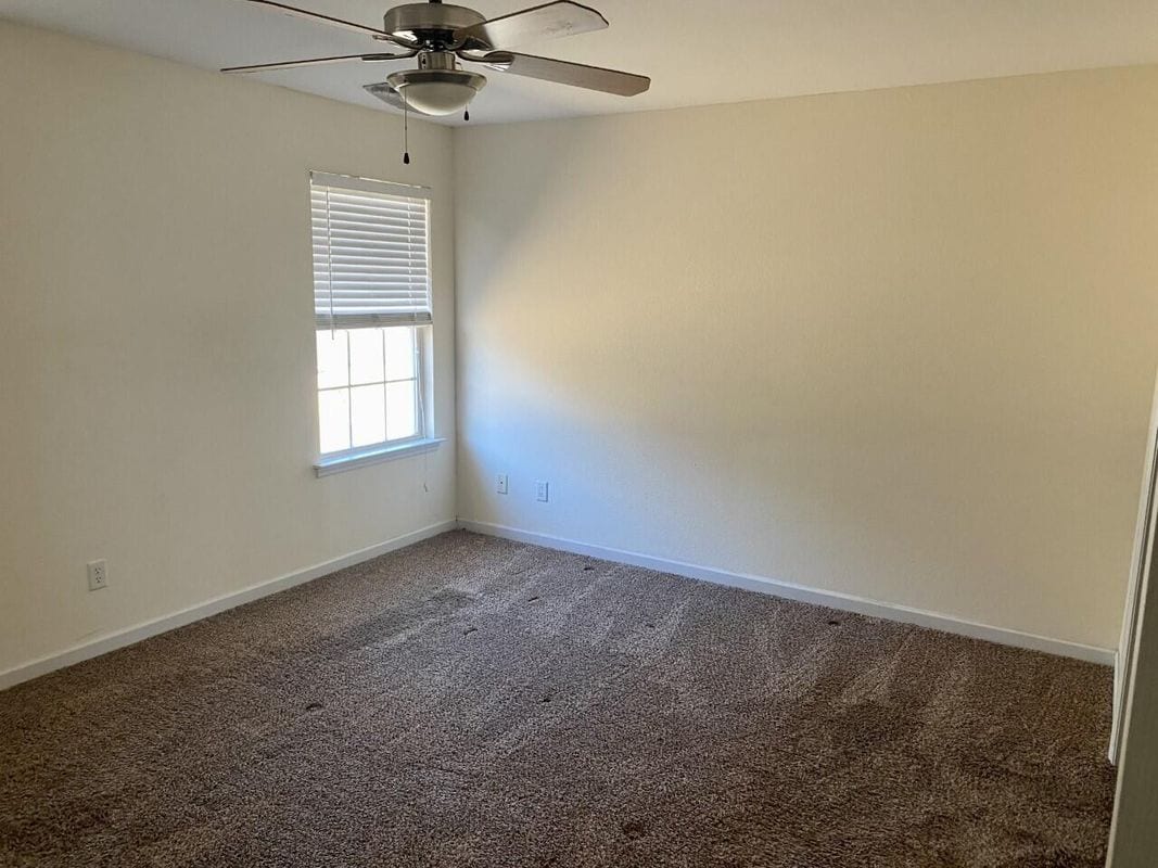 Building Photo - 504 Cedar Creek Dr