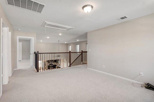 Building Photo - 113 Copper Lily Dr