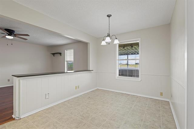 Building Photo - 216 Red River Dr