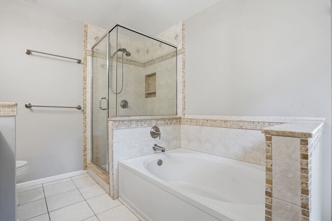 Building Photo - SPACIOUS AND BEAUTIFUL HOME IN DESIRABLE APEX