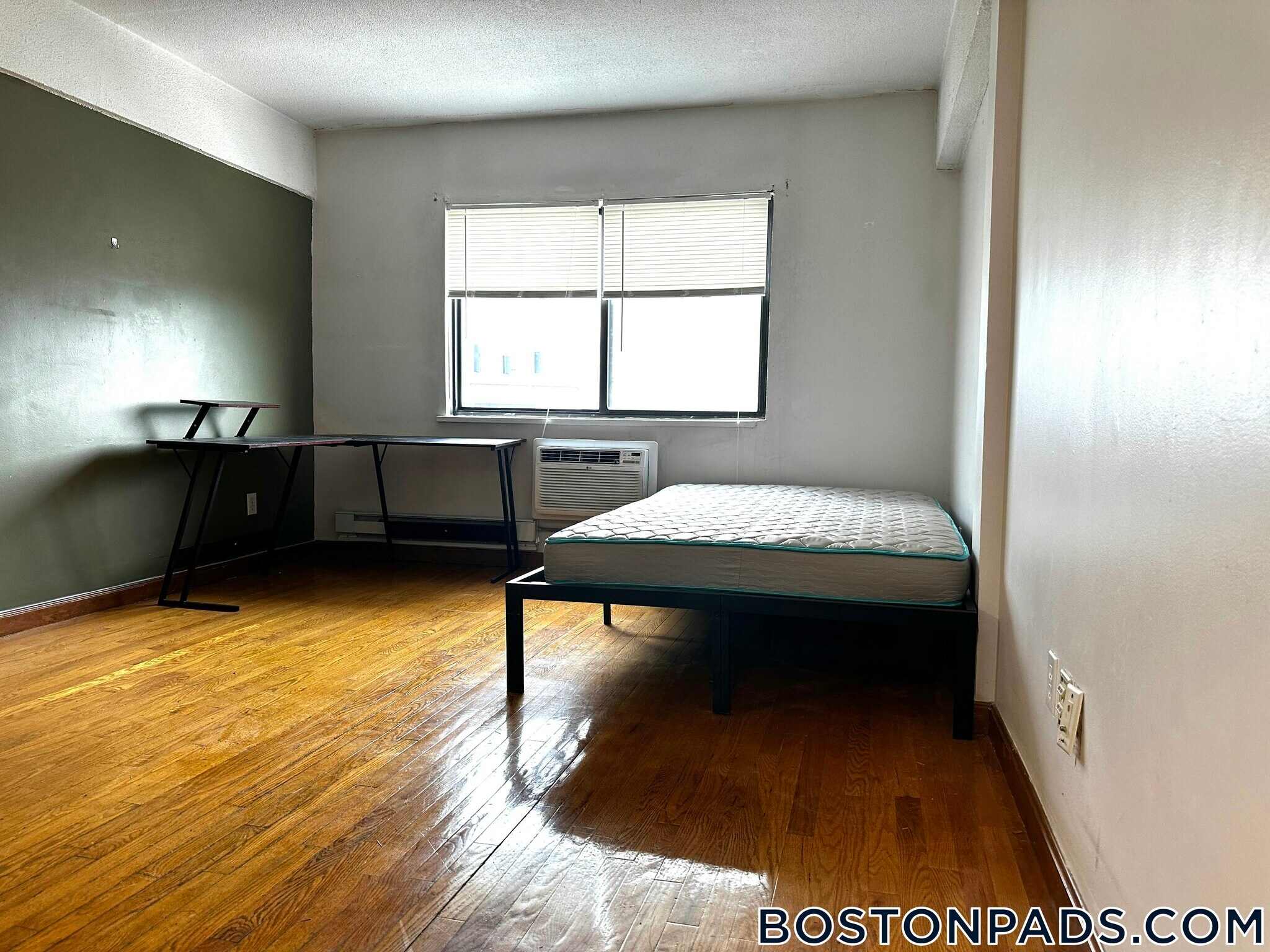 Building Photo - 1110 Commonwealth Ave